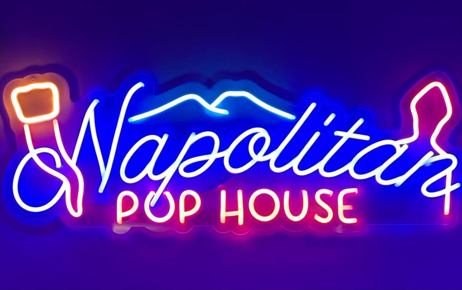 Napolitan Pop House Bed & Breakfast Exterior photo