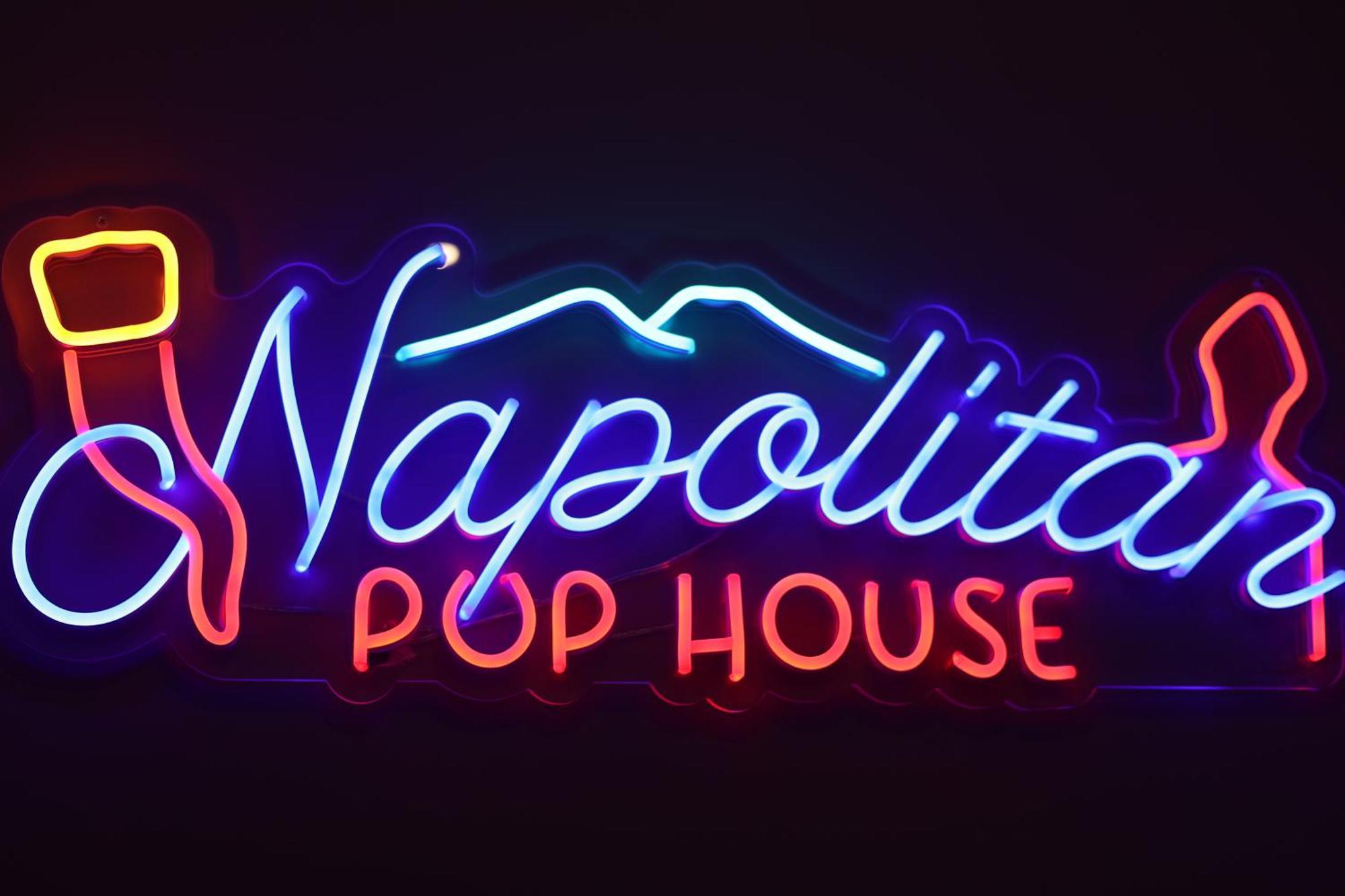 Napolitan Pop House Bed & Breakfast Exterior photo